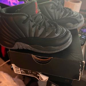 Jordan retro 12 black / bright crimson toddler size 8c